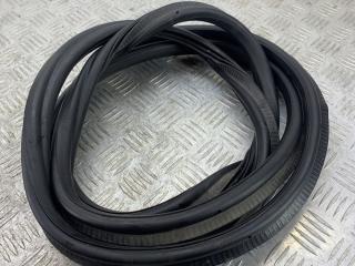 уплотнитель Skoda Yeti 1 поколение 2013, 2.0 л., CFHF, дизель, 6МКПП, серый, универсал, полный привод