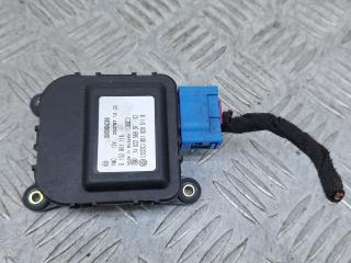 моторчик заслонки печки Volkswagen Passat B5 (1996 - 2001), 8D1820511B