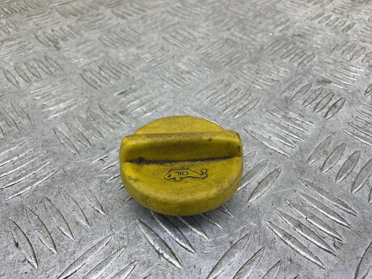 пробка маслозаливная Opel Agila 1 поколение (A) 2000, 1.2 л., Z 12 XE, бензин, 90412508 - фото №1