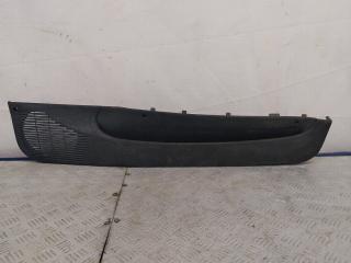 обшивка двери передняя правая Opel Corsa B (1993 - 2000), 90484066