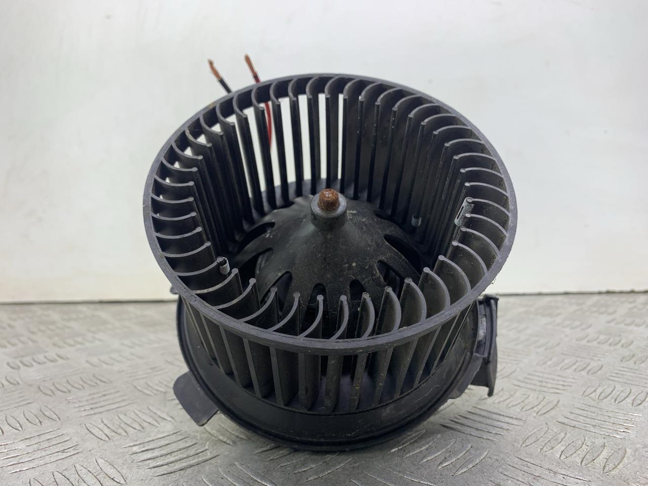 моторчик печки Peugeot 206 1 поколение 2000, 1.4 л., KFX (TU3JP), бензин, МКПП, зеленый, хетчбэк 5 дв., передний привод - фото №1