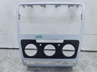 рамка под магнитолу Skoda Octavia 2 поколение (A5) [рестайлинг] 2011, 1.6 л., CAYC, дизель, 5МКПП, оливковый, хетчбэк 5 дв., передний привод, 1Z0858069BD, 113521018001