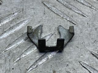 крепление форсунки Renault Megane 1 поколение [рестайлинг] (1999 - 2003), 1.4 л., K4J 710, бензин, МКПП, оливковый, хетчбэк 5 дв., передний привод