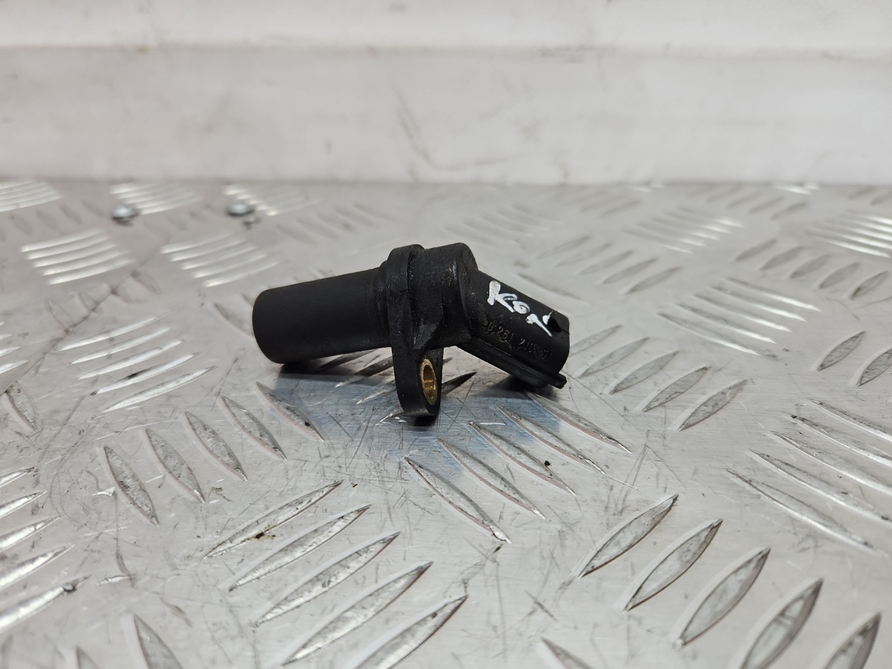 датчик коленвала Opel Agila 1 поколение (A) 2000, 1.2 л., Z 12 XE, бензин, МКПП, минивэн, 0261210151 - фото №1