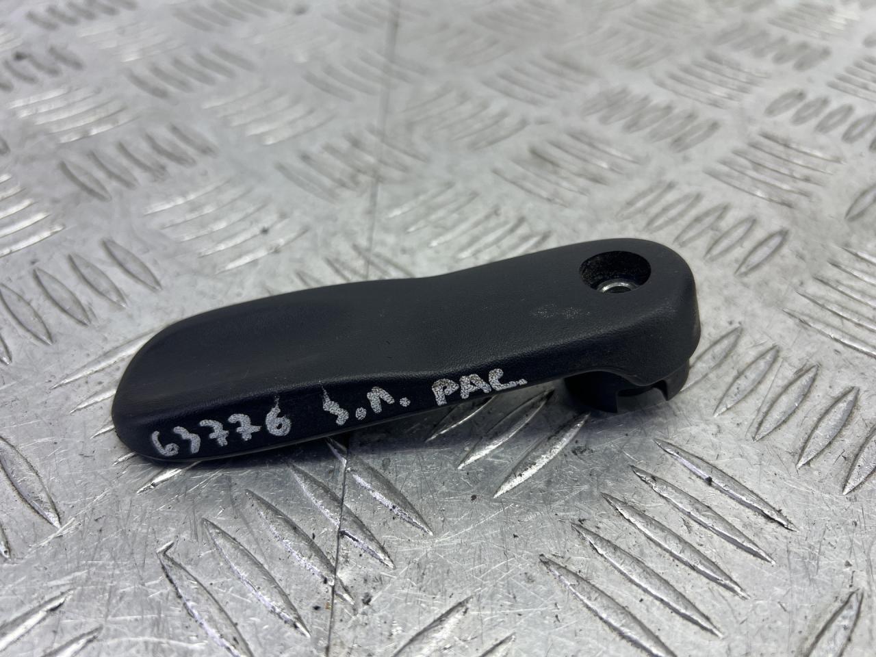 ручка внутренняя Renault Logan 1 поколение (2004 - 2009), 1.4 л., бензин, МКПП, синий, фургон, передний привод, 7700303589 - фото №1