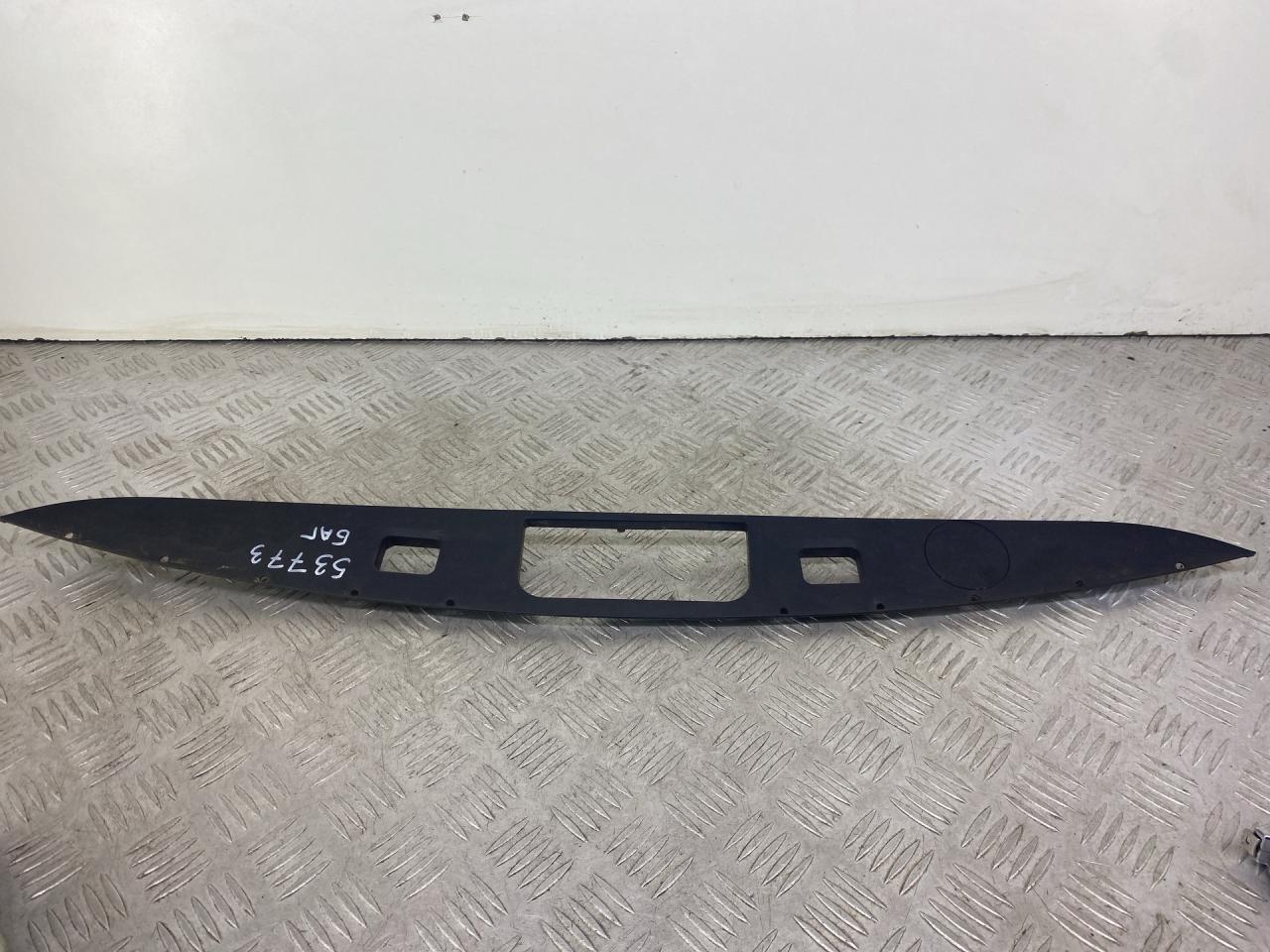 накладка двери (крышки) багажника Mercedes-Benz E-Класс W213/S213/C238/A238 (2016 - 2020), 2.0 л., OM 654.920, дизель, АКПП, серый, седан, задний привод, A2137503100, A2137500000 - фото №1