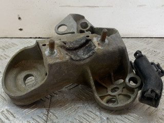 кронштейн двигателя Audi A6 4B/C5 C5 2000, 1.9 л., дизель, 8E0199352D