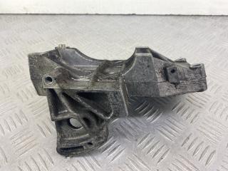 кронштейн компрессора кондиционера Volkswagen Passat B5 1999, 1.8 л., APT, бензин, 5МКПП, зеленый, универсал, передний привод, 058260885C