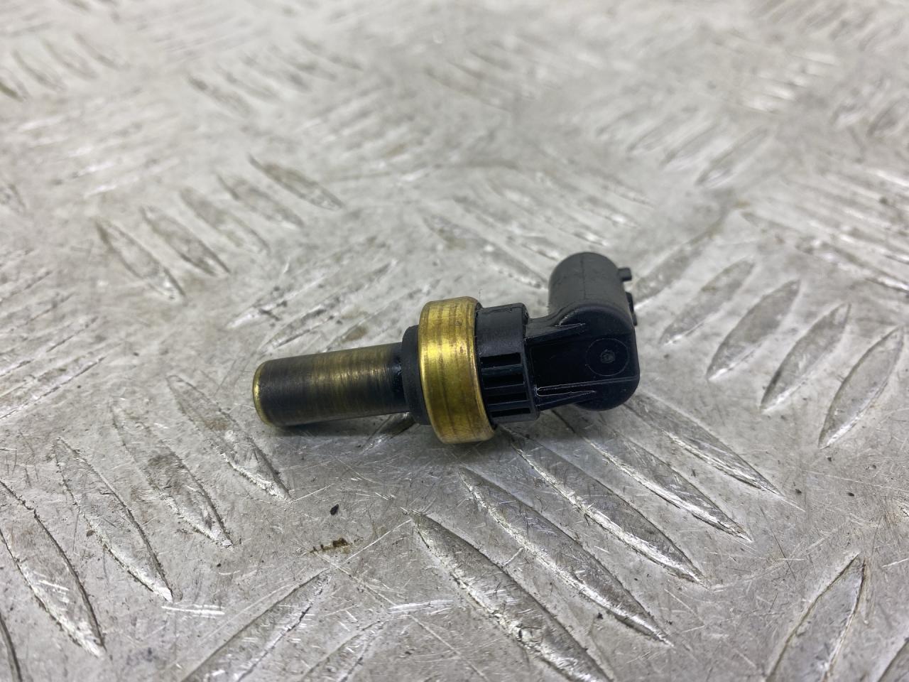 датчик температуры охлаждающей жидкости Mercedes-Benz C-Класс W204/S204 2007, 1.8 л., M 271.950, бензин, АКПП, серебро, седан, задний привод, A0005425118 - фото №1