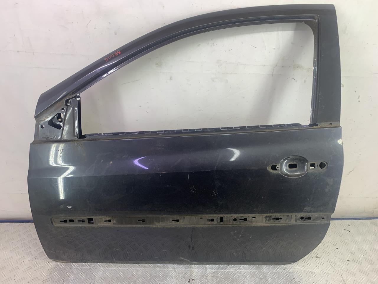 дверь передняя левая Renault Clio 3 поколение 2005, 1.6 л., K4M 804, бензин, МКПП, серый, хетчбэк 3 дв., передний привод - фото №1
