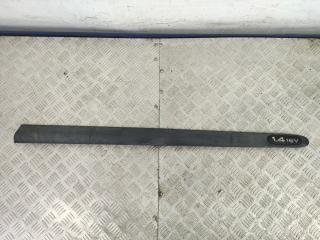 молдинг двери передней правой Renault Megane 1 поколение [рестайлинг] (1999 - 2003), бордовый, передний привод, 7700430882