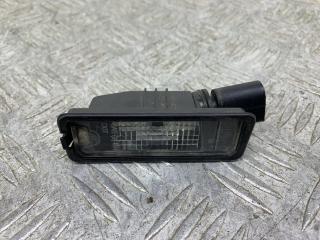 подсветка номера Volkswagen Polo 5 поколение 2011, 1.4 л., CGGB, бензин, 5МКПП, синий, хетчбэк 5 дв., передний привод, 1K8943021