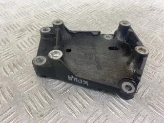 кронштейн компрессора кондиционера Ford Focus 1 поколение [рестайлинг] (2001 - 2005), 1.8 л., бензин, МКПП, серебро, хетчбэк 5 дв., передний привод, 98AB19D624BB