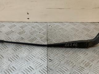 щеткодержатель (поводок стеклоочистителя, дворник) Mercedes-Benz A-Класс W169 [рестайлинг] W169 2010, 1.5 л., M 266.920, бензин, вариатор, серебро, хетчбэк 3 дв., передний привод, A1698200240