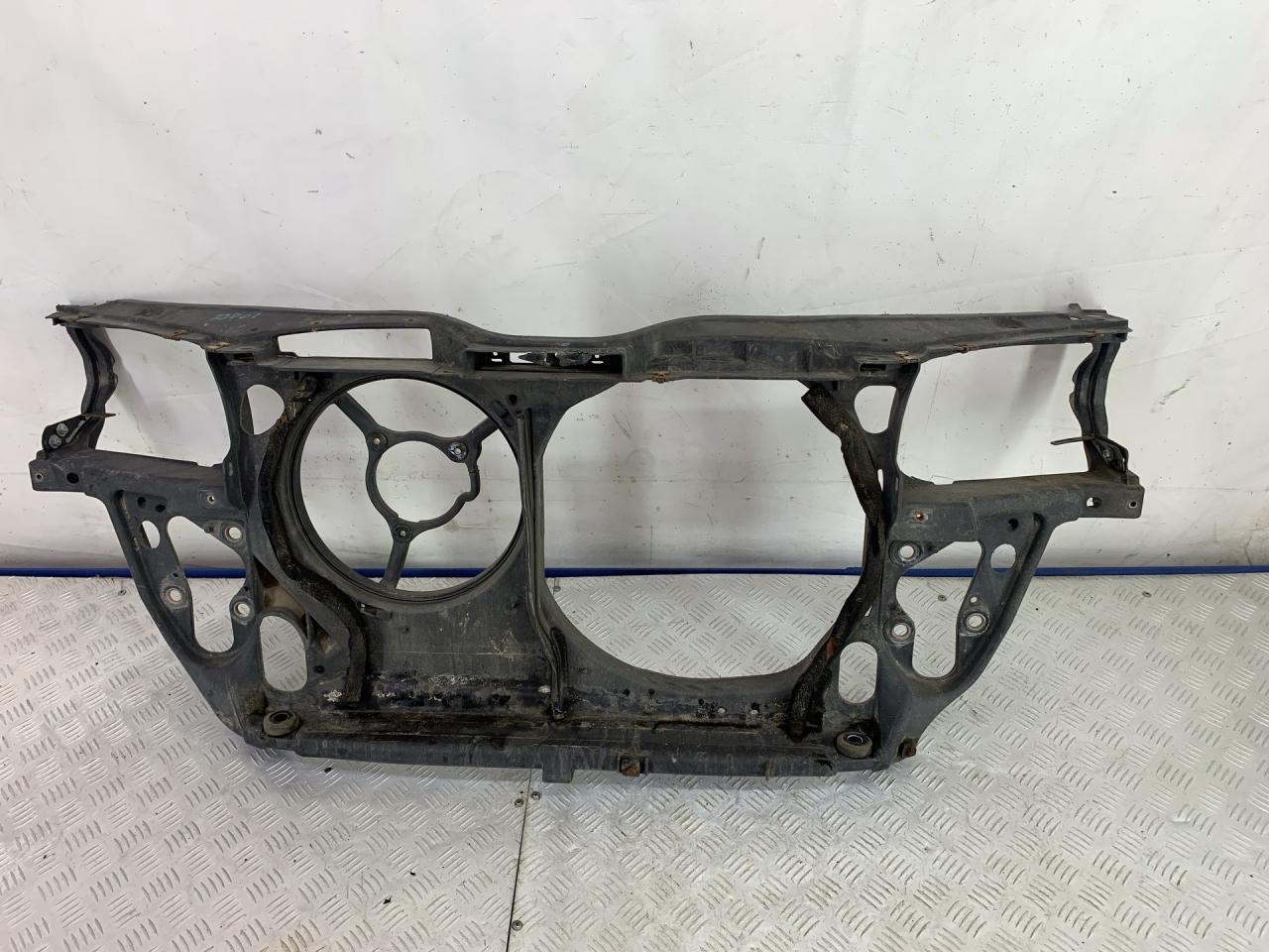 передняя панель крепления облицовки (телевизор) Volkswagen Passat B5 1999, 1.8 л., APT, бензин, 5МКПП, зеленый, универсал, передний привод, 3B0805594 - фото №1