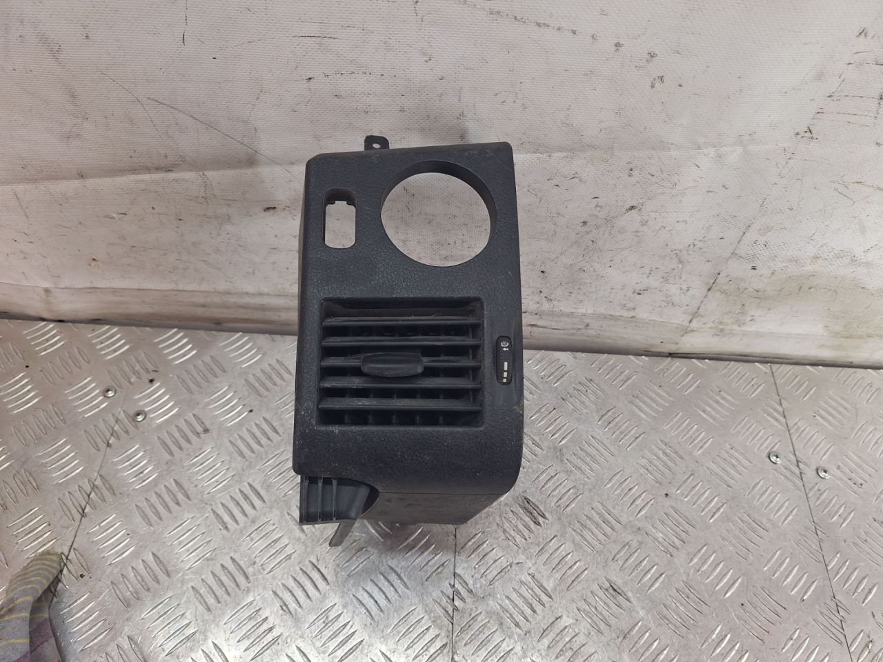 дефлектор обдува салона Mercedes-Benz Sprinter 2 поколение (W906) (2006 - 2014), A9068300754 - фото №1