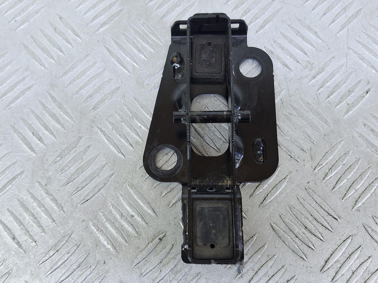 кронштейн (крепление) Volkswagen Caddy 5 поколение 2022, бежевый, фургон, передний привод, 2K5883285 - фото №1