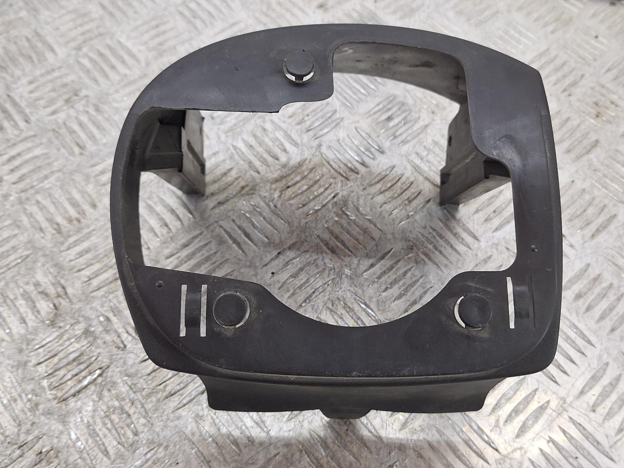 кожух рулевой колонки Fiat Ulysse 2 поколение 2003, 3.0 л., XFW, бензин, АКПП, серебро, минивэн, передний привод, 1487629077 - фото №1