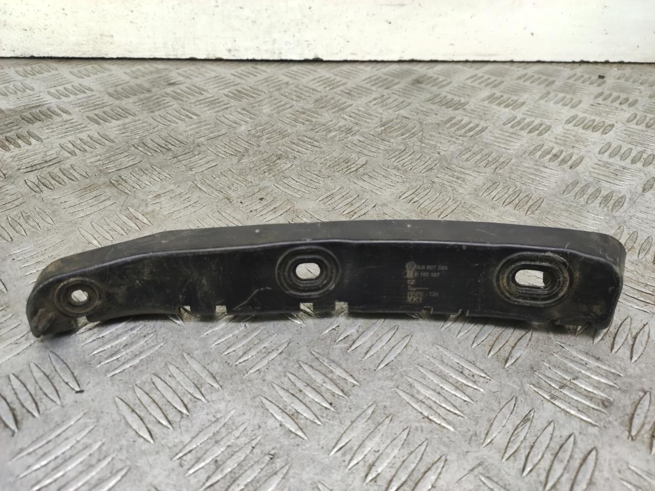 Крепление бампера заднего Skoda Yeti 1 поколение (2009 - 2014), бензин, МКПП, коричневый, 5L6807393, 8110167 - фото №1