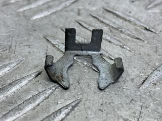 крепление форсунки Renault Megane 1 поколение [рестайлинг] (1999 - 2003), 1.4 л., K4J 710, бензин, МКПП, оливковый, хетчбэк 5 дв., передний привод