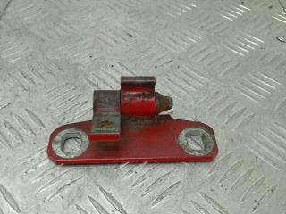 петля двери Chevrolet Alero 1 поколение 2000, 2.4 л., бензин, АКПП, красный, седан, передний привод