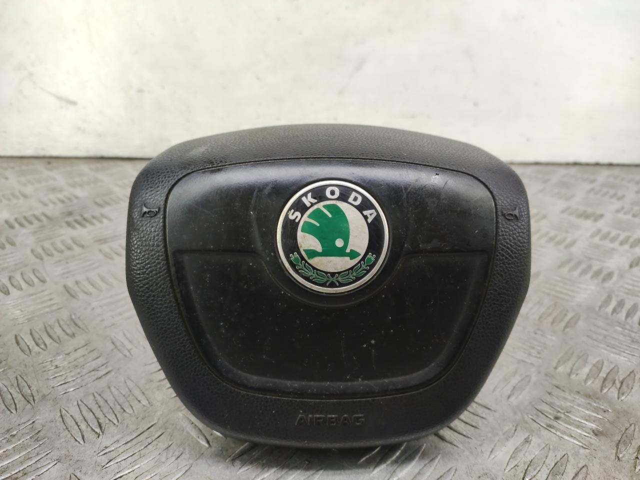 подушка безопасности водителя Skoda Yeti 1 поколение (2009 - 2014), бензин, МКПП, коричневый, 5J0880201H3X1, 61872050A - фото №1