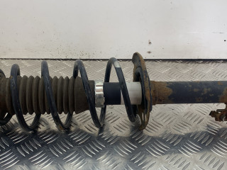 стойка передняя левая Toyota Aygo 1 поколение AB10 [рестайлинг] 2010, 1.0 л., 1KR-FE, бензин, МКПП, красный, хетчбэк 5 дв., передний привод