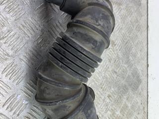 патрубок воздушного фильтра Volvo V40 1 поколение [рестайлинг] (1999 - 2002), 1.8 л., бензин, MR312759