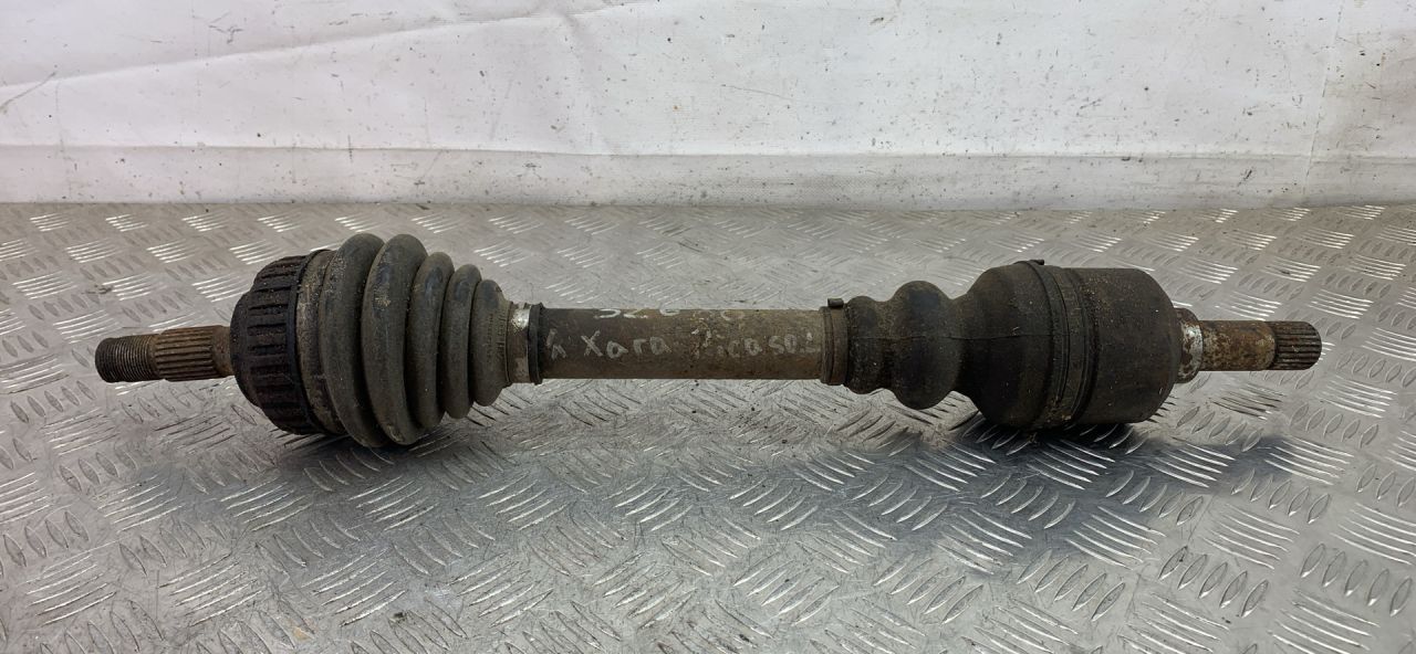 полуось передняя левая (приводной вал, ШРУС) Citroen Xsara Picasso 1 поколение (1999 - 2004), 1.6 л., NFV (TU5JP), бензин, МКПП, голубой, минивэн, передний привод - фото №1