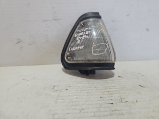 габаритный фонарь передний правый Toyota Starlet 1984