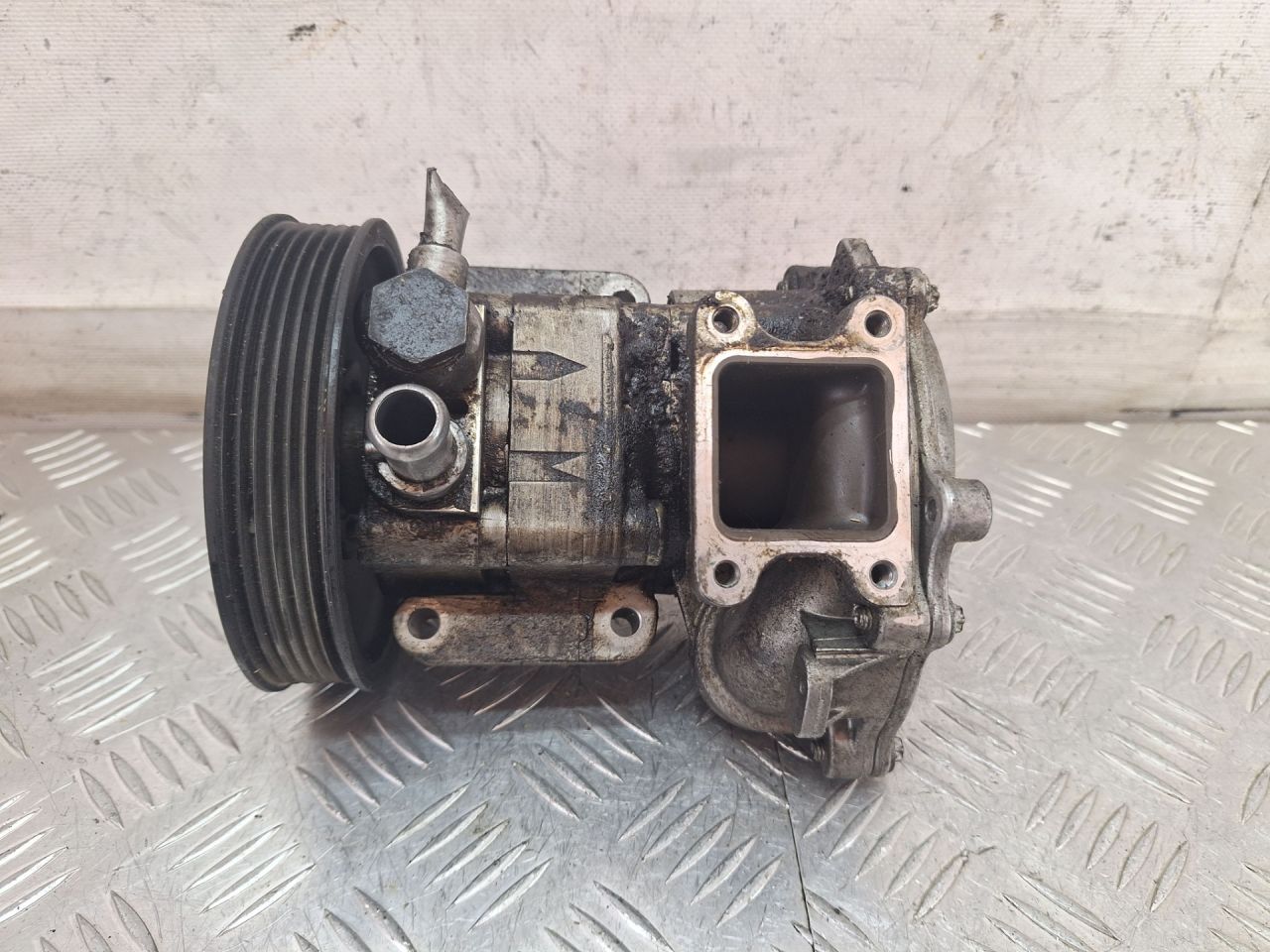 насос гидроусилителя руля BMW 3 серия E46 2003, 7614955107 - фото №1