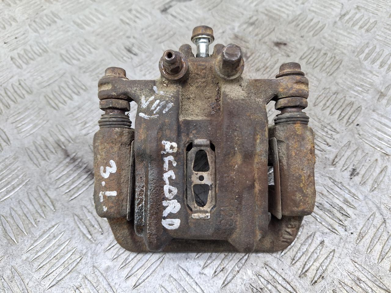 суппорт задний левый Honda Accord 8 поколение (2007 - 2011) - фото №1