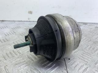 подушка крепления двигателя Audi A6 4B/C5 1999, 1.8 л., AQE, бензин, МКПП, красный, седан, 8D0199379R