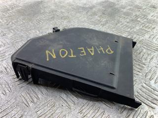 крышка блока предохранителей Volkswagen Phaeton 1 поколение (2002 - 2008), 3.0 л., дизель, 3D1937128L