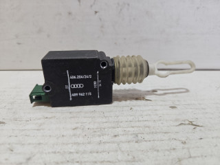 активатор замка багажника Audi A6 4B/C5 1999, 2.5 л., AKN, дизель, МКПП, бирюзовый, универсал, передний привод, 406204242, 4B9962115