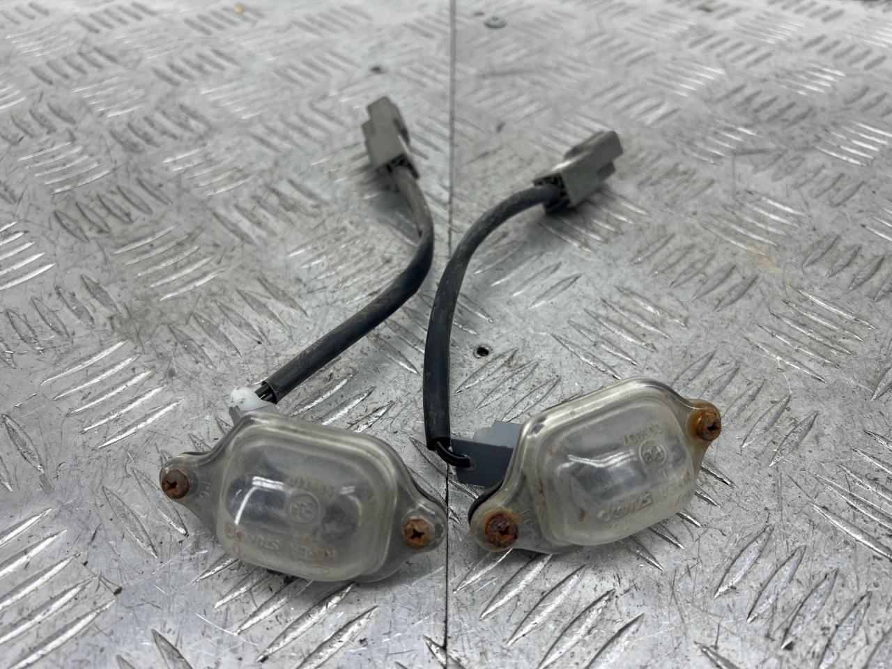 подсветка номера Kia Rio 1 поколение (1999 - 2002) - фото №1