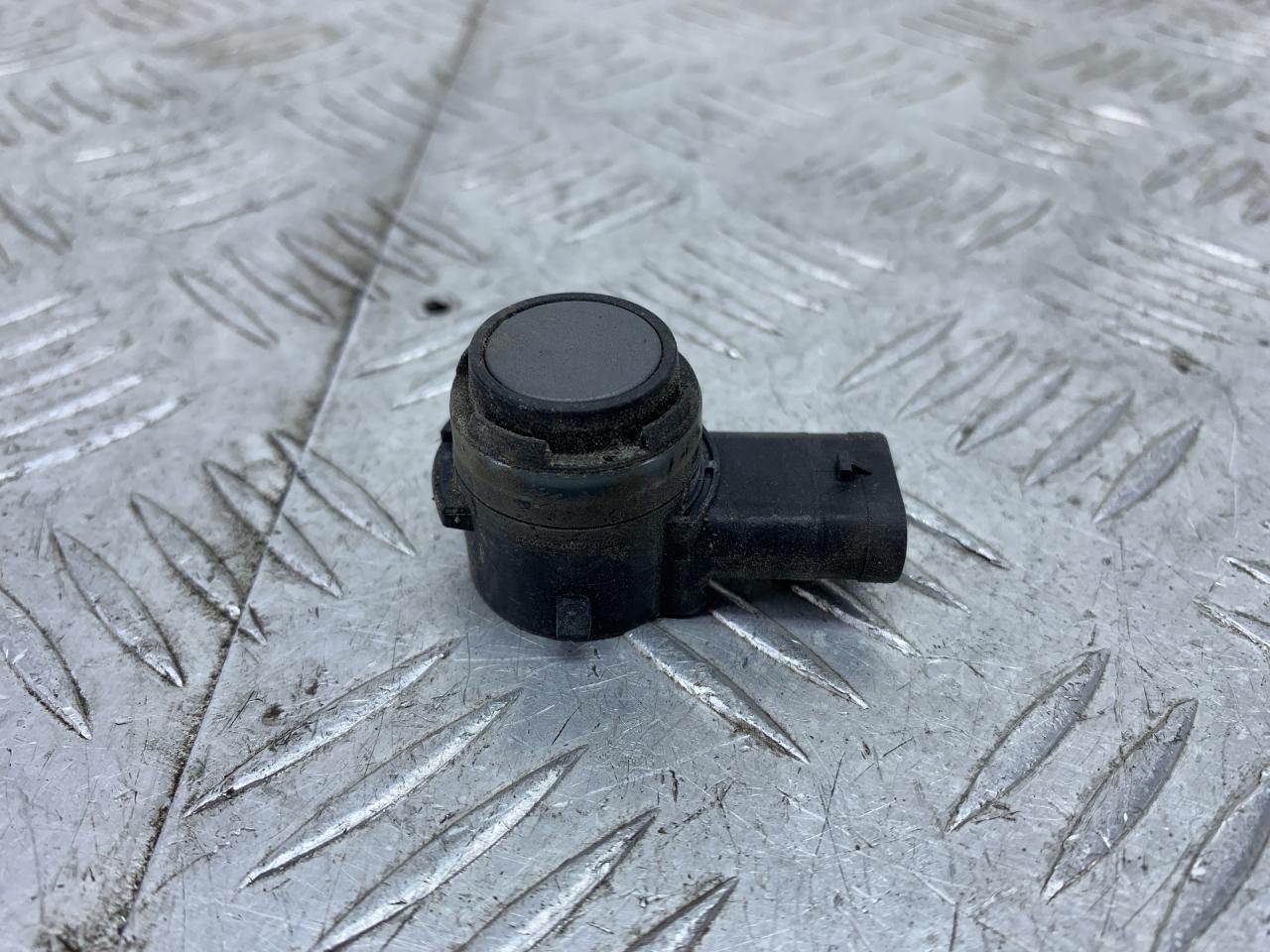 парктроник передний Audi A4 B9 2017, 1.4 л., CVNA, бензин, 6МКПП, темно-синий, универсал, передний привод, 5Q0919275B - фото №1