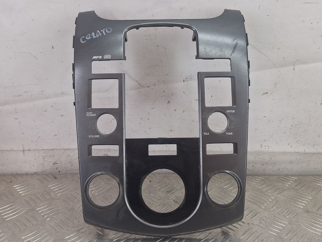 рамка под магнитолу Kia Cerato 2 поколение (2009 - 2013), 84740-1M000 - фото №1