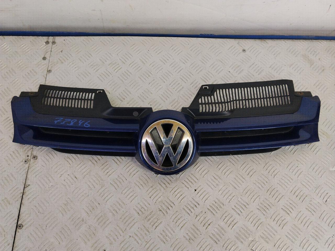 решетка радиатора Volkswagen Golf 5 поколение (2003 - 2009), 1K0853651A, 1K0853655A, IK0853653 - фото №1