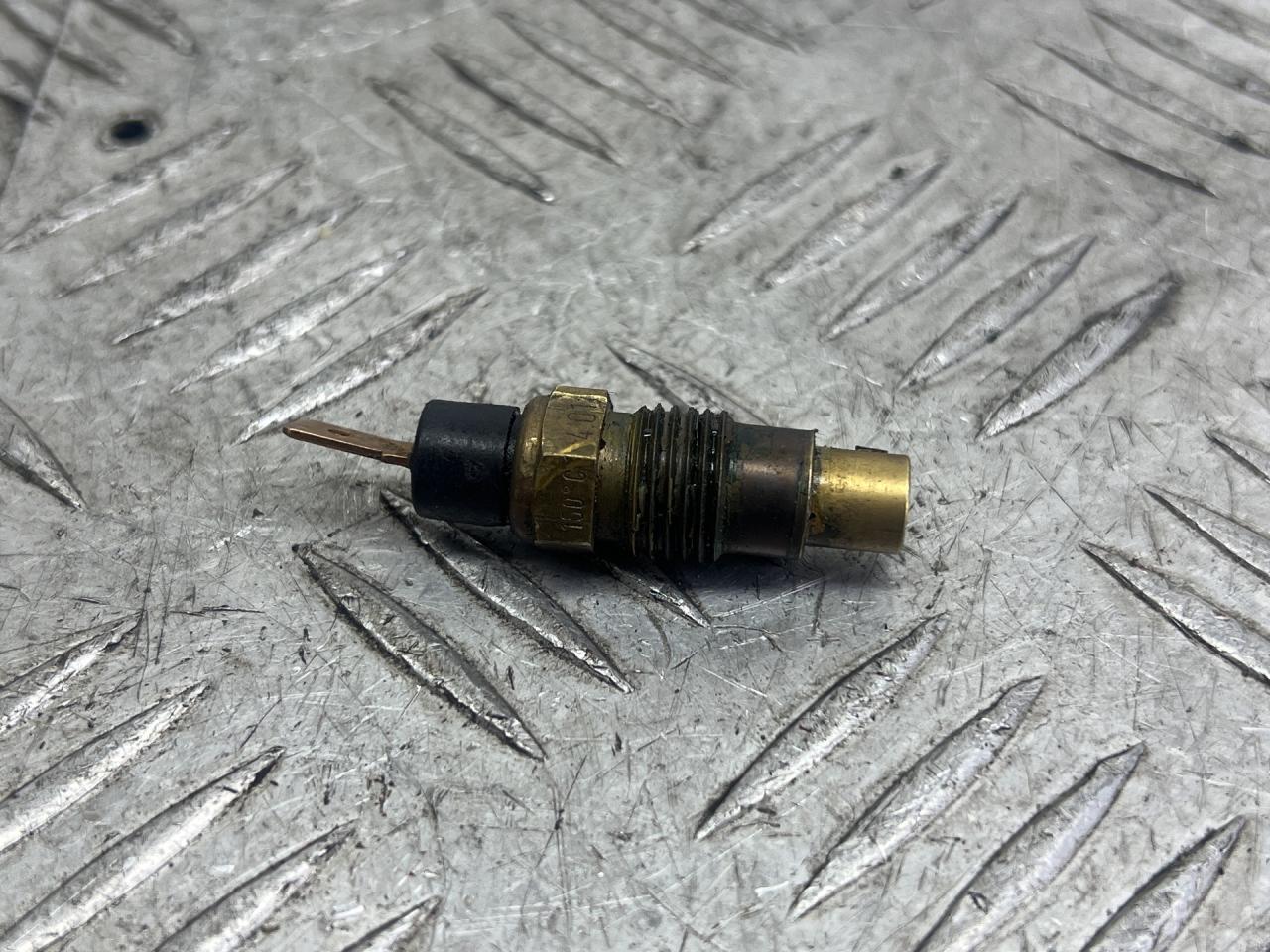 датчик температуры охлаждающей жидкости Nissan Micra 2 поколение (K11) (1992 - 2003) - фото №1