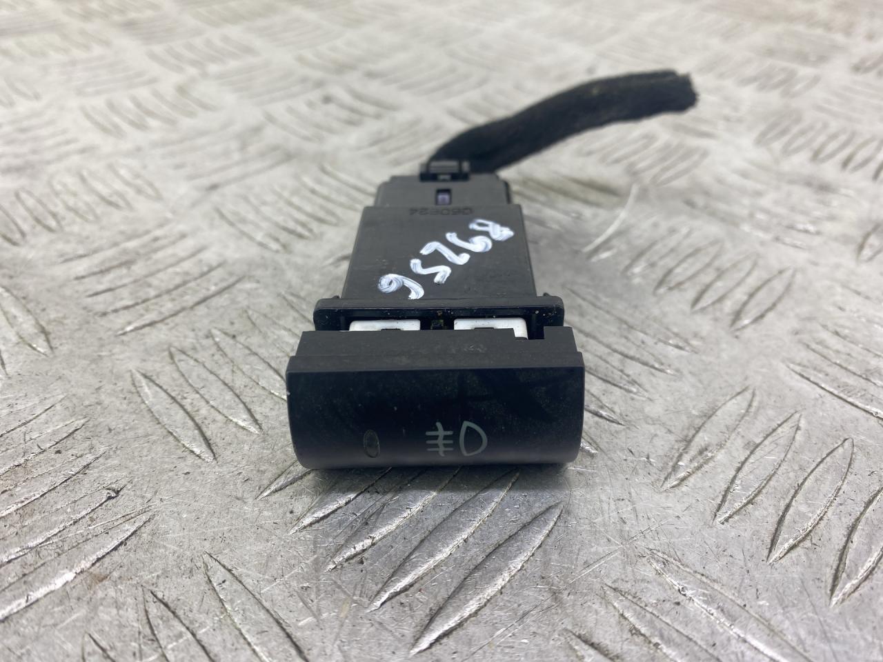 кнопка противотуманных фар Kia Picanto 1 поколение 2006, 1.1 л., бензин, МКПП, черный, хетчбэк 5 дв., передний привод - фото №1