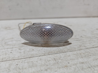 повторитель поворота на крыле Toyota Yaris XP9 (2005 - 2009), 817300D030