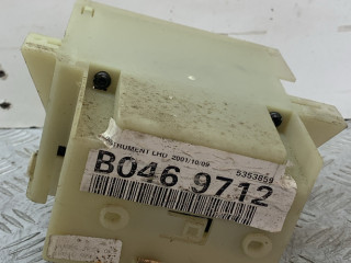 блок реле Saab 9-3 1 поколение 2001, 2.0 л., B205E, бензин, АКПП, черный, хетчбэк 5 дв., передний привод, 5353859, B0469712