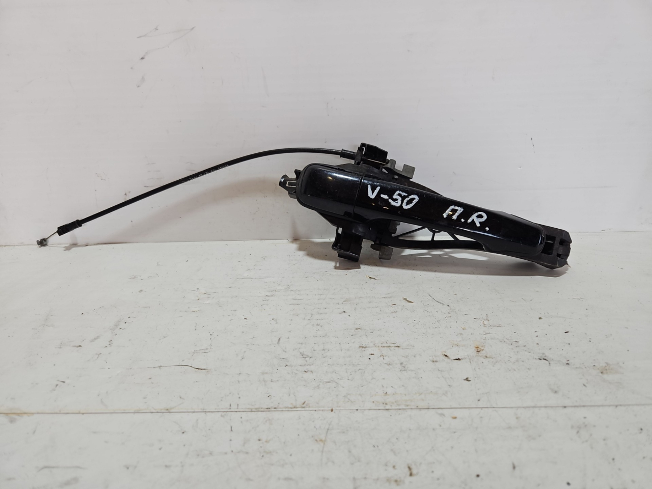 ручка наружная Volvo V50 1 поколение 2005, 2.4 л., B 5244 S, бензин, МКПП, универсал, передний привод - фото №1