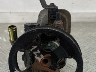 насос гидроусилителя руля Toyota RAV4 2 поколение (XA20) [рестайлинг] (2003 - 2006)