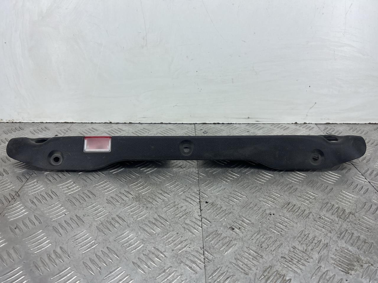 накладка двери (крышки) багажника Mercedes-Benz C-Класс W204/S204 2007, 1.8 л., M 271.950, бензин, АКПП, серебро, седан, задний привод, A2047580002 - фото №1