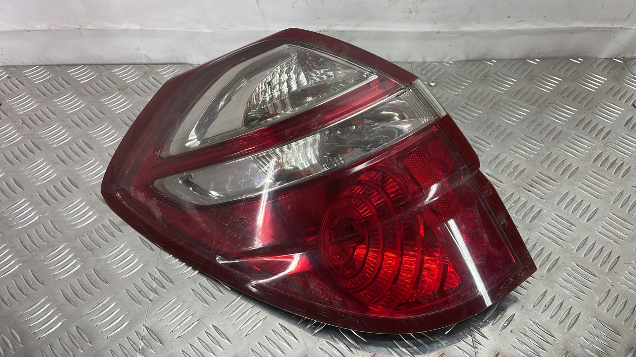 фонарь задний левый Subaru Outback 3 поколение 2006, 2.0 л., EE20Z, дизель, МКПП, серый, универсал, полный привод, S - фото №1
