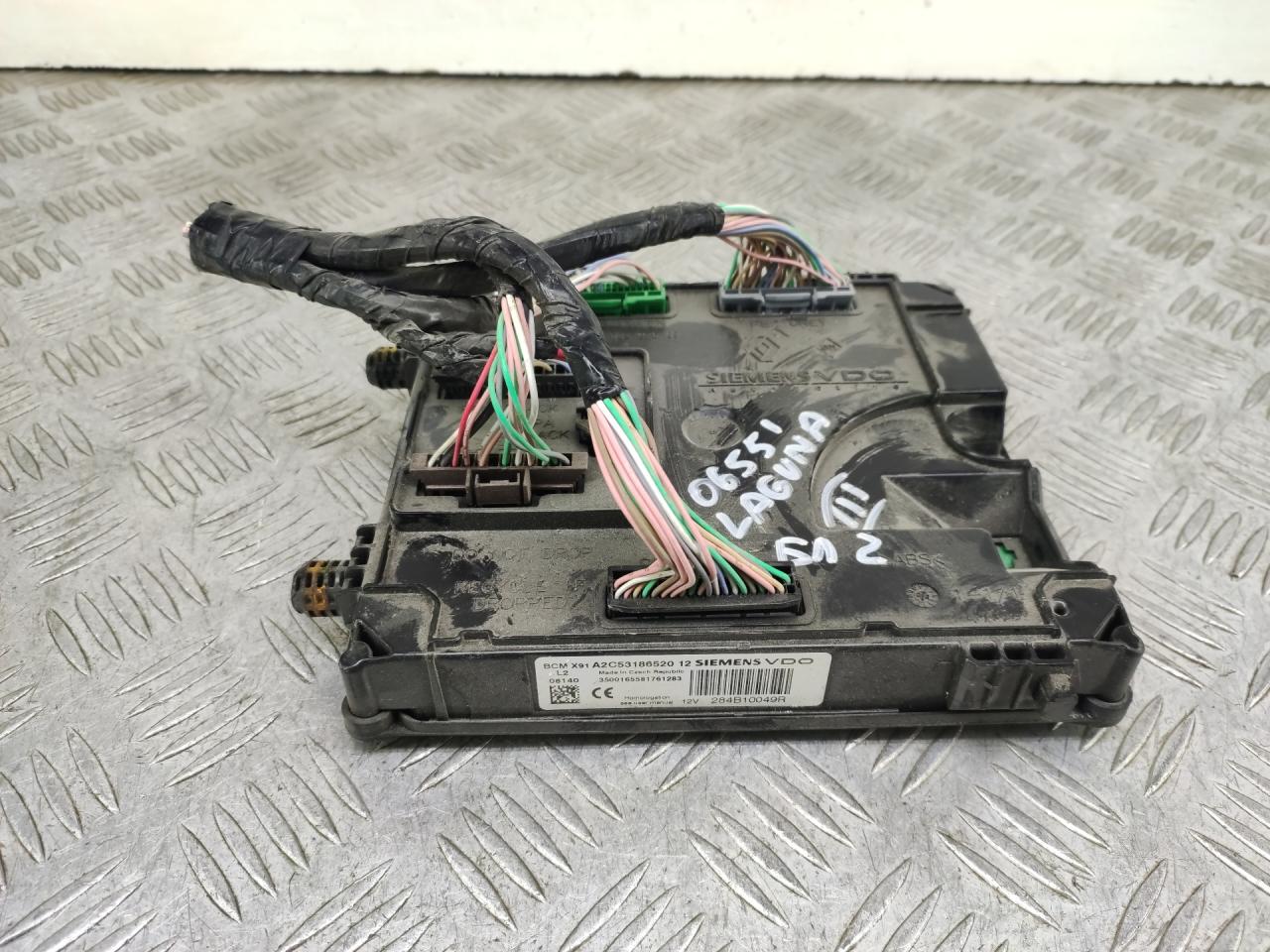 Блок управления BCM (Body Control Module) Renault Laguna 3 поколение 2011, 2.0 л., M9R 802, дизель, МКПП, универсал, 284B10049R, A2C53186520 - фото №1