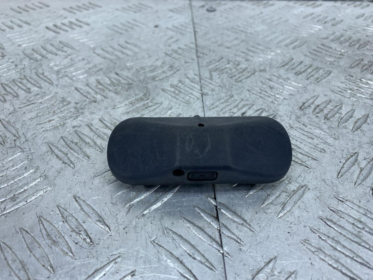 форсунка омывателя лобового стекла Volkswagen Passat B6 2009, 1.4 л., CAXA, бензин, 6МКПП, голубой, универсал, передний привод, 5M0955986C - фото №1