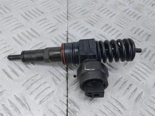 форсунка Volkswagen Passat B5 1999, 1.9 л., дизель, зеленый, универсал, передний привод, 038130073F
